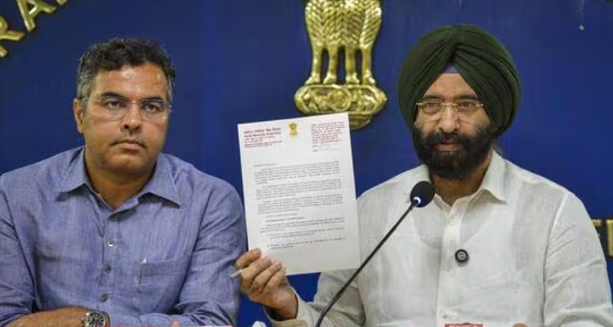 Delhi Suspends Crackdown on Old Vehicles After Backlash and Technical Failures