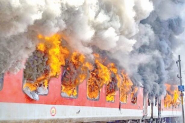 Delhi-Vizag AP Express catches fire in MP; no injuries reported