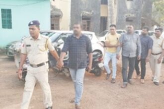Demonetised notes worth Rs 1.48 cr seized