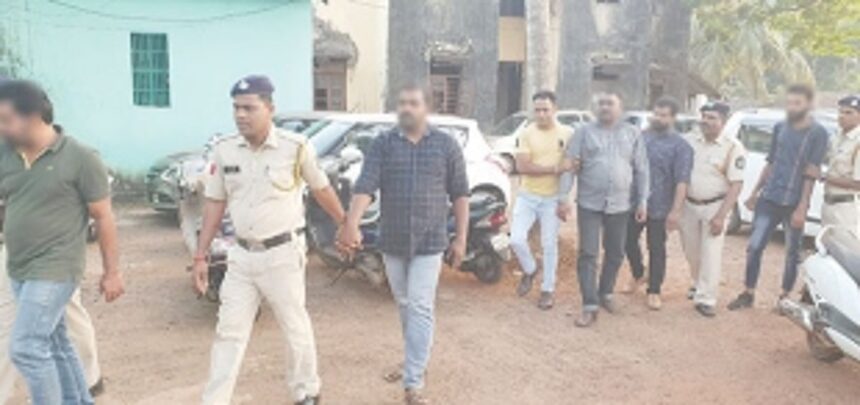 Demonetised notes worth Rs 1.48 cr seized 1 Demonetised notes worth Rs 1.48 cr seized