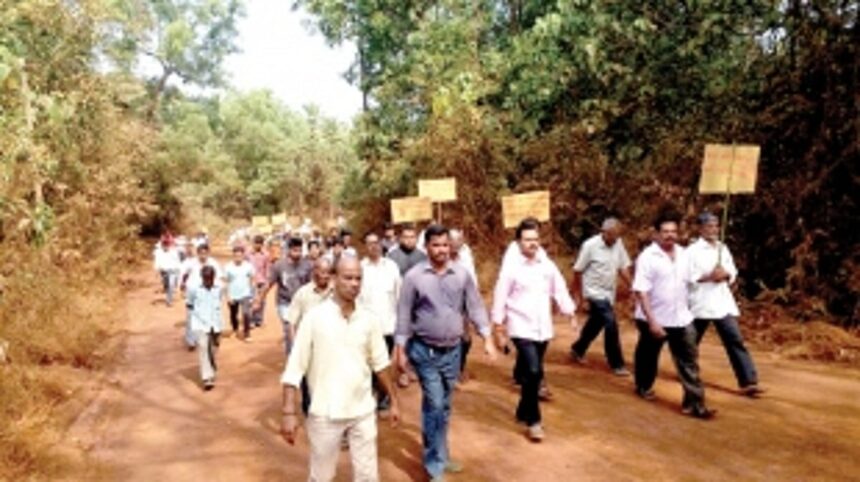 Demonstration by truckers in city for non-stop mining
