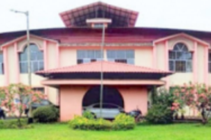 Dental College yet to scrap  new fees, allege students