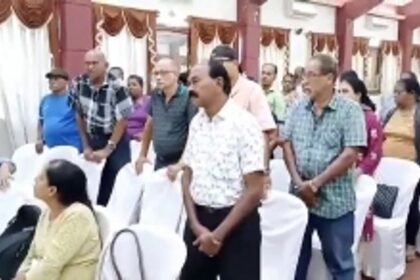 Depositors disappointed as Environment Minister's behaviour mars Panchayat Chalo Program