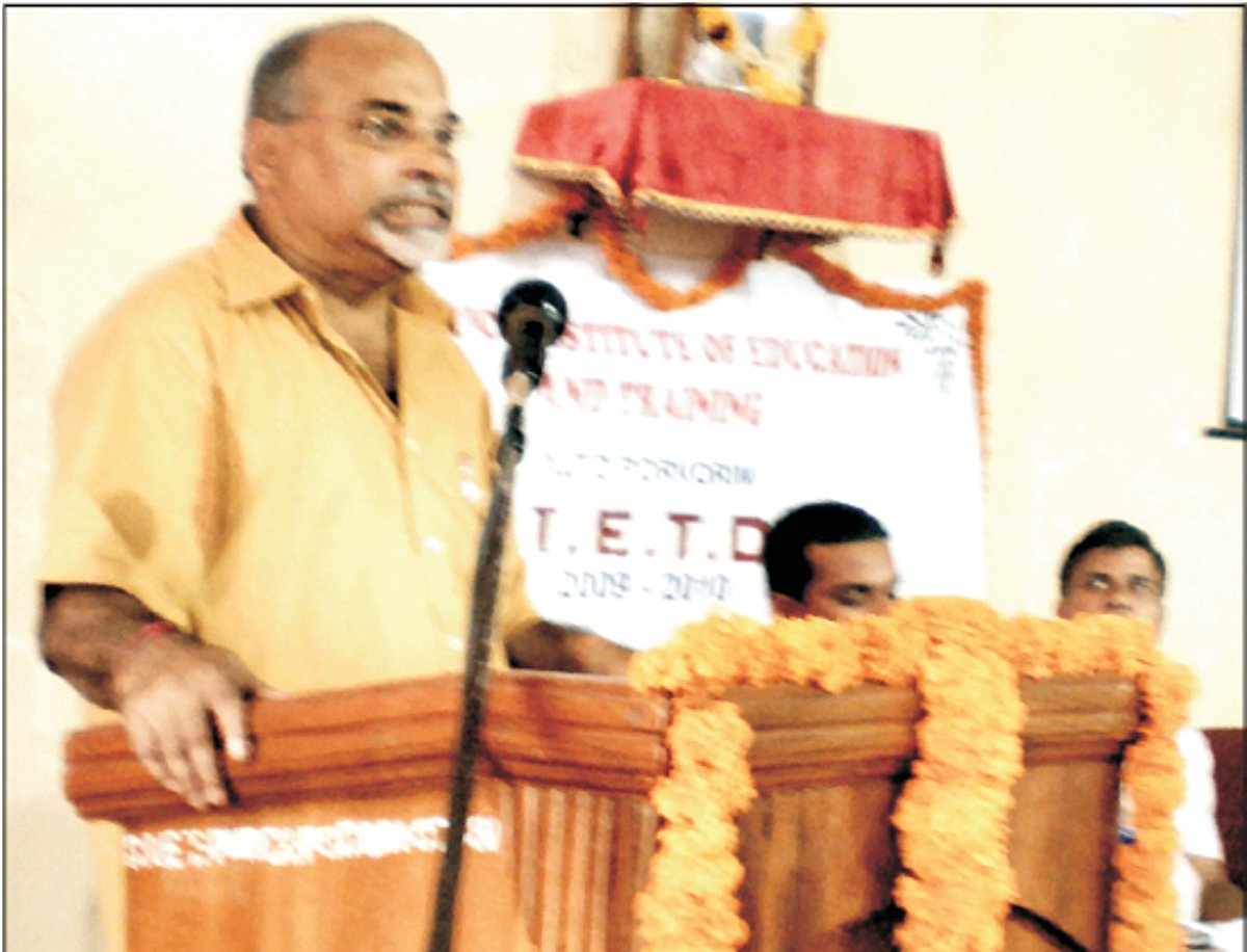 Deputy   Director of Education Anil Pawar addresses the gathering at Porvorim.