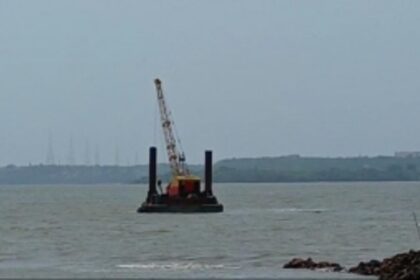 Desilting works halted at Marman ship dock in Sancoale by locals and Cortalim MLA