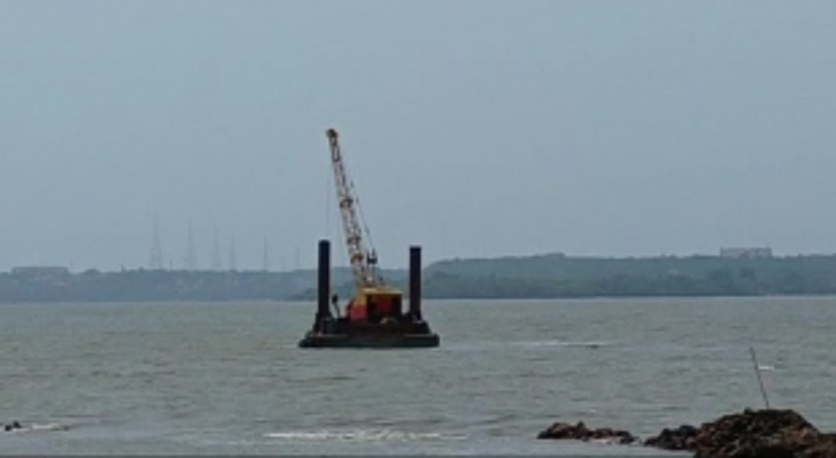 Desilting works halted at Marman ship dock in Sancoale by locals and Cortalim MLA