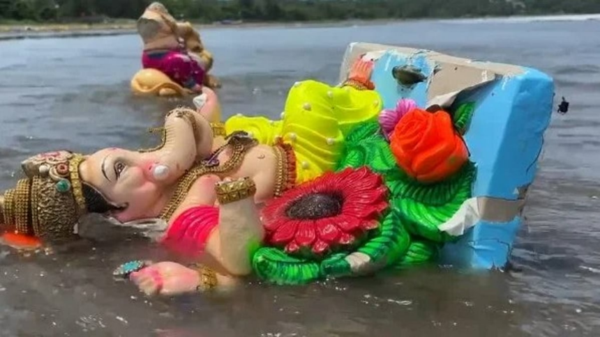 Despite Ban, POP Ganesh Idols Found at Immersion Sites in Goa; Clay Idols Dissolve Naturally 1 Despite Ban, POP Ganesh Idols Found at Immersion Sites in Goa; Clay Idols Dissolve Naturally