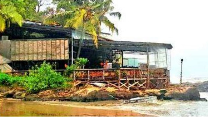 Despite Demolition Orders, Romeo Lane Bar in Vagator Continues Illegal Operations 1 Despite Demolition Orders, Romeo Lane Bar in Vagator Continues Illegal Operations