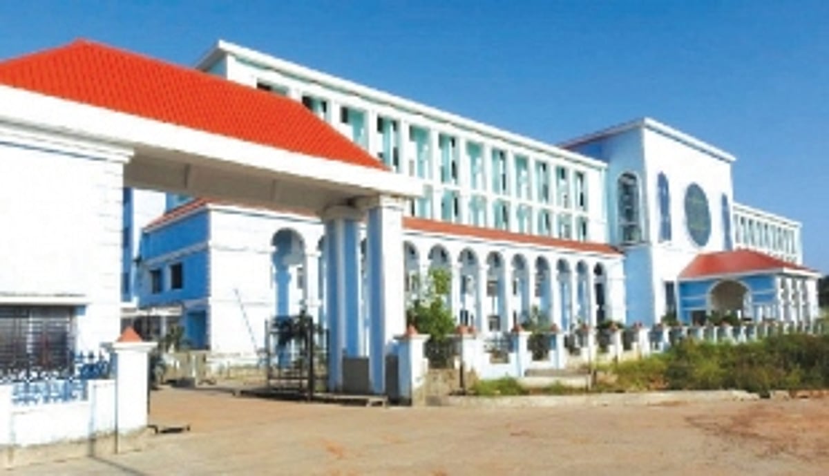 Despite sacrificing our agri land, no jobs for us at SGDH, complain Fatordekars