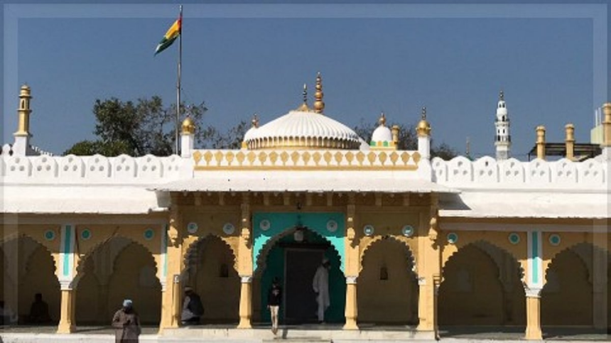 Devendra Fadnavis Responds to Calls for Removal of Aurangzeb’s Grave, Stresses Legal Protection 1 Devendra Fadnavis Responds to Calls for Removal of Aurangzeb’s Grave, Stresses Legal Protection