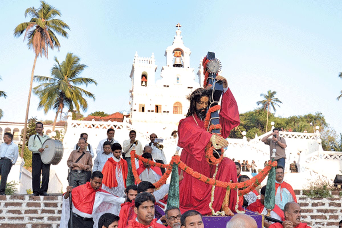Devotees carry  the statue of Jesus from immaculate conception church, Panjim, on Passion?Sunday