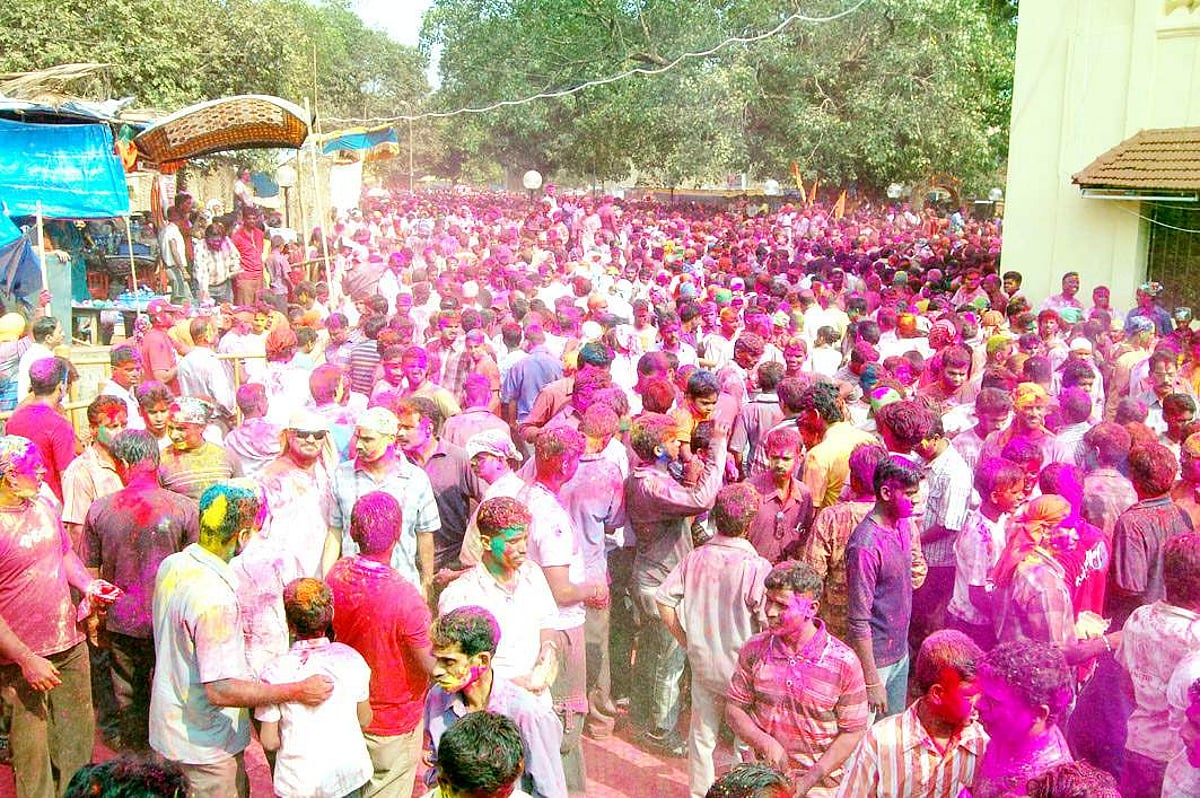 Devotees participate in the Gulal festival at Lord Damaodar temple in Zambaulim-Quepem.    photo by Santosh Mirajkar