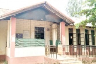 Dharbandora ADEI office functions with lone staffer; irate parents demand action