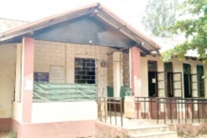 Dharbandora ADEI office functions with lone staffer; irate parents demand action