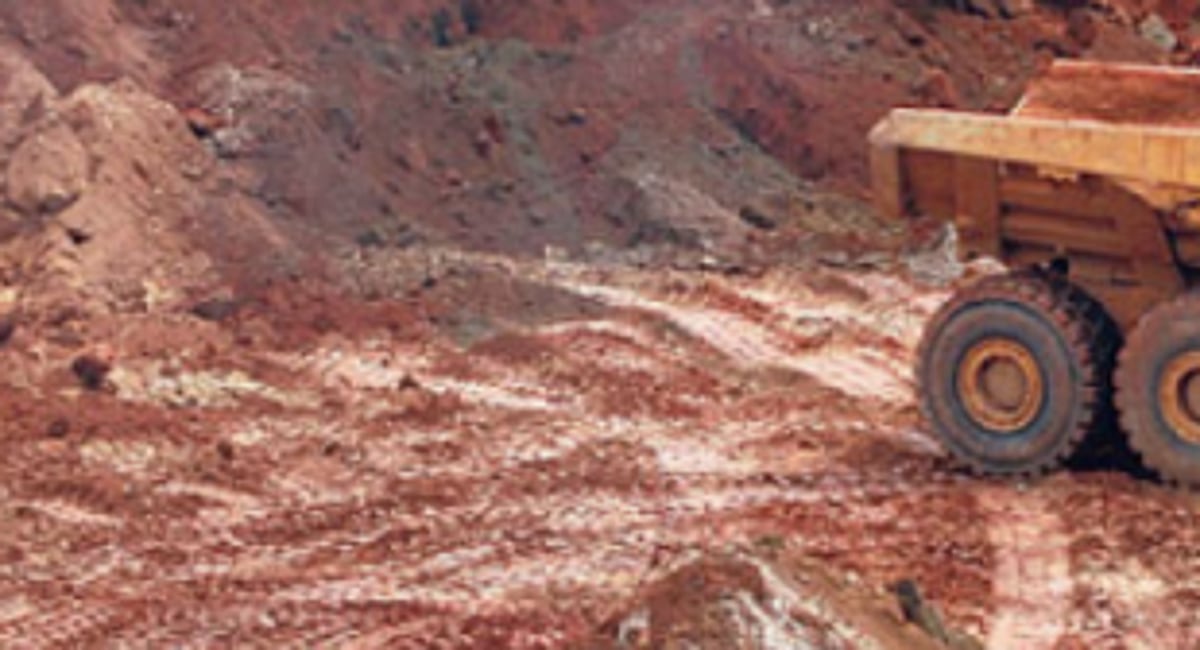 Dharbandora truck owners reiterate demand for hike in ore transportation rates