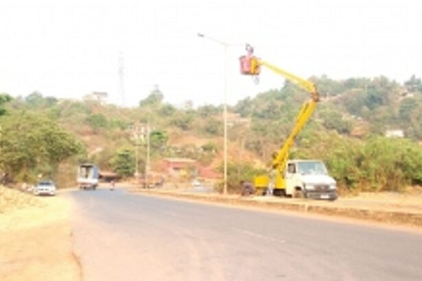 Dhavlim-Farmagudi road cleared  of trucks in view of Shah’s meeting