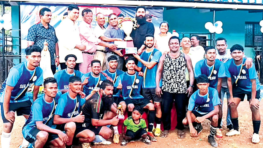 Dicarpale Boys Edge Past Margao Boys 3-2 to Win Silver Jubilee Soccer Cup 1 Dicarpale Boys Edge Past Margao Boys 3-2 to Win Silver Jubilee Soccer Cup