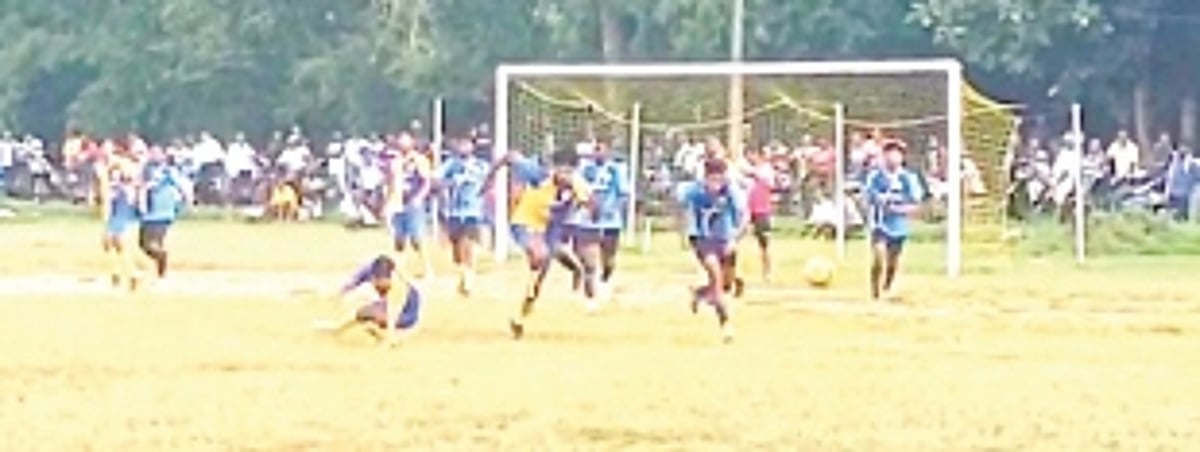 Dicarpale SC  book finals berth