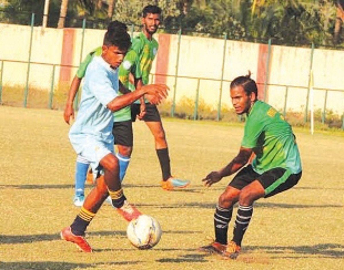 Dicarpale SC rally to beat Chandor