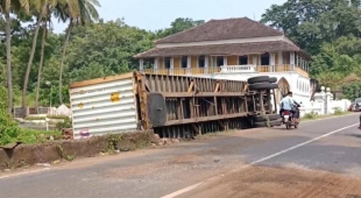 Diesel Spill Occurs as Container Overturns Near Cansa Thivim Church