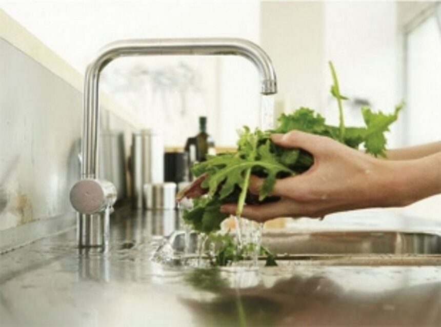 Diet and nutritional tips to stay healthy during the monsoons 1 Diet and nutritional tips to stay healthy during the monsoons
