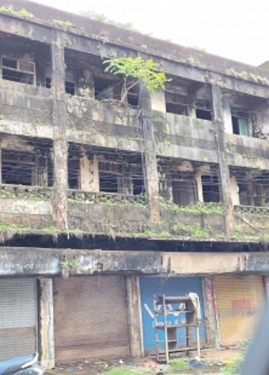 Dilapidated buildings in Margao courting mishaps
