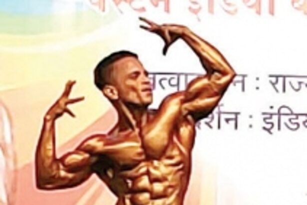 Dinesh wins gold at  National bodybuilding