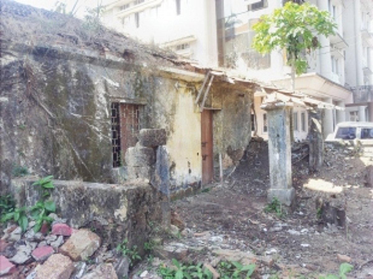 Directions to demolish old Quepem post office