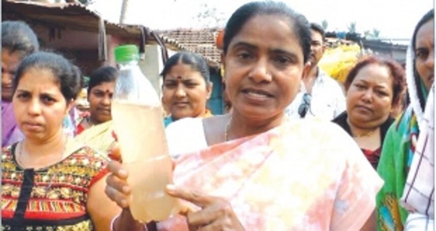 Dirty water flows into taps of Gandhi market residents 1 Dirty water flows into taps of Gandhi market residents