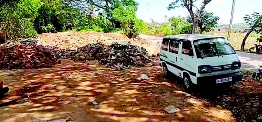 Discontent simmers in Seraulim over illegal landfilling as fresh complaint filed 1 Discontent simmers in Seraulim over illegal landfilling as fresh complaint filed