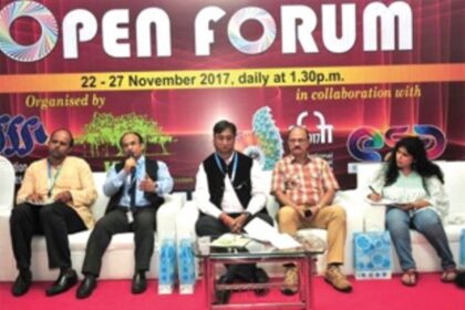 Discussing social media v/s documentaries