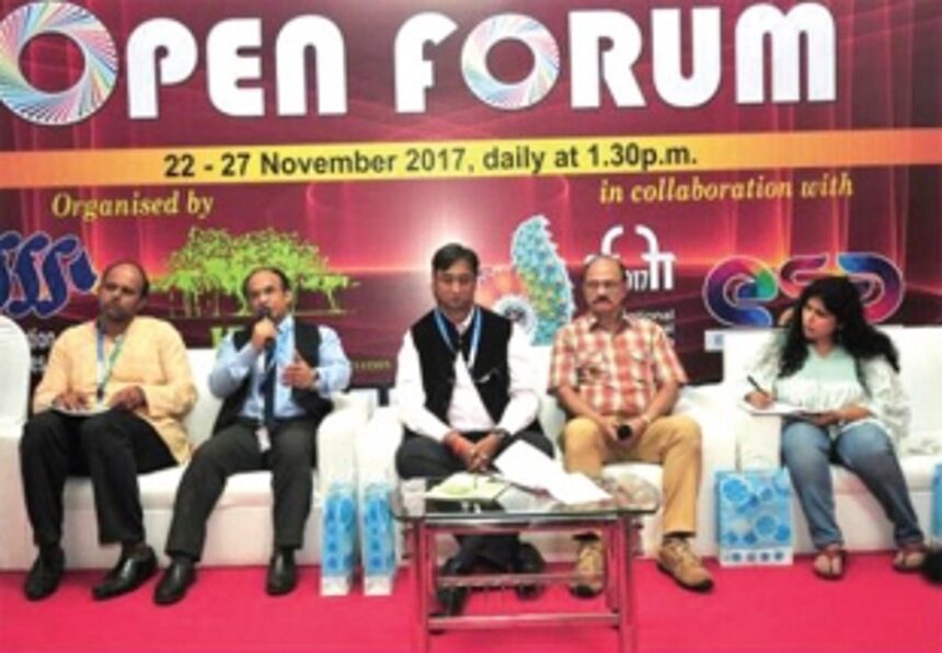 Discussing social media v/s documentaries