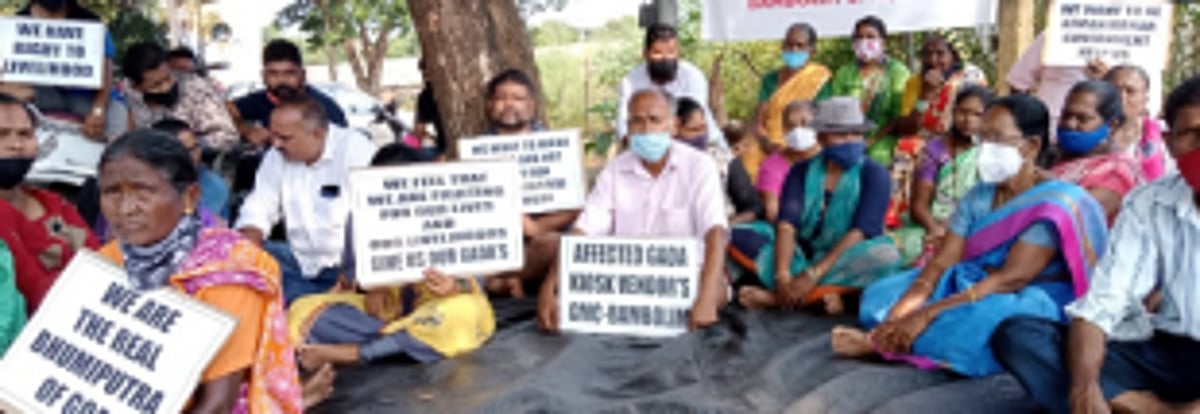 Displaced GMC kiosk vendors temporarily call off strike