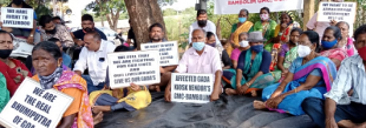 Displaced kiosk owners call off   hunger strike