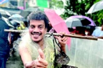 Divar leads the Flag parade for centuries and generations