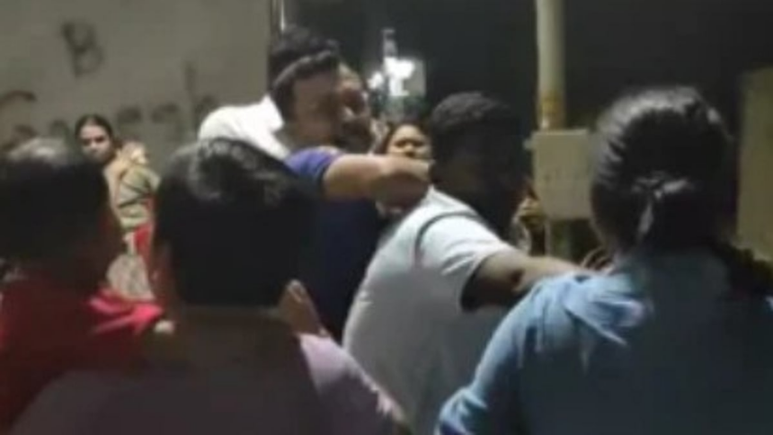 Dombivli Women Allegedly Assaulted for Saying "Excuse Me" in English, Incident Sparks Outrage 1 Dombivli Women Allegedly Assaulted for Saying "Excuse Me" in English, Incident Sparks Outrage