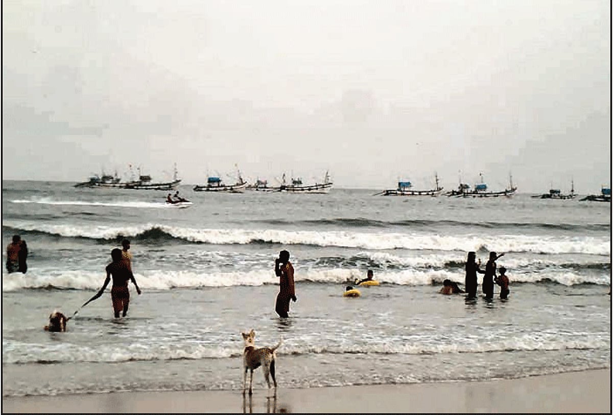 Domestic tourists enjoy the weekend on Saturday evening at Palolem.