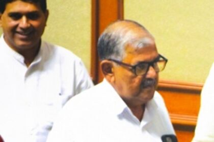 Don’t give in to JERC dictates of hiking power tariff, former power ministers tell govt