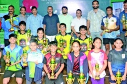 Double crowns for Aaron and Ishita