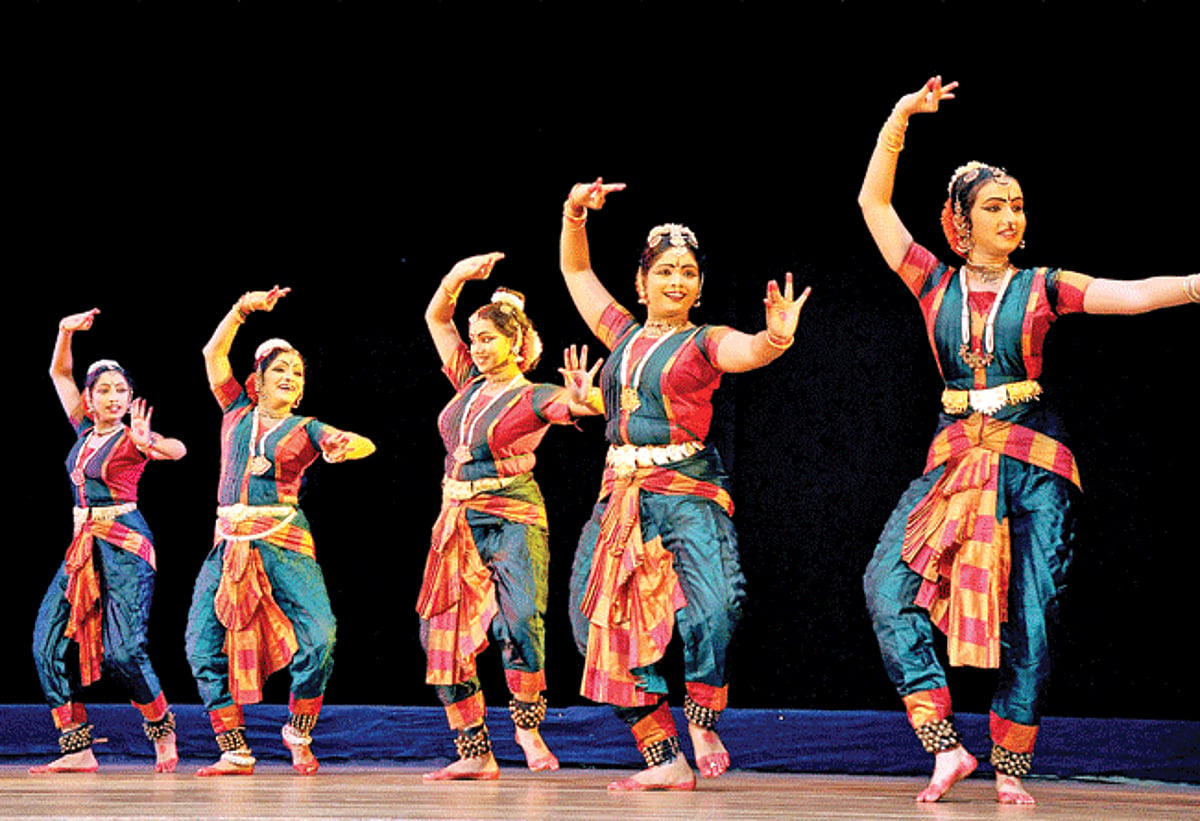 Dr. Vasundhara Doraswamy and group performing a Bharatnatyam dance  on the  second day of ICREN Festival of Indian Classical Dances 'Pravah' at Kala Academy  in Panjim, on Monday.