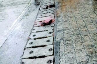 Drain covers in a mess at Mathany Saldanha Complex