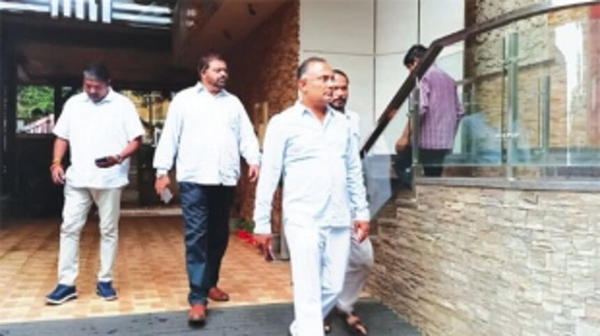 Drama in Margao as Cong leaders try to hold on to petulant MLAs