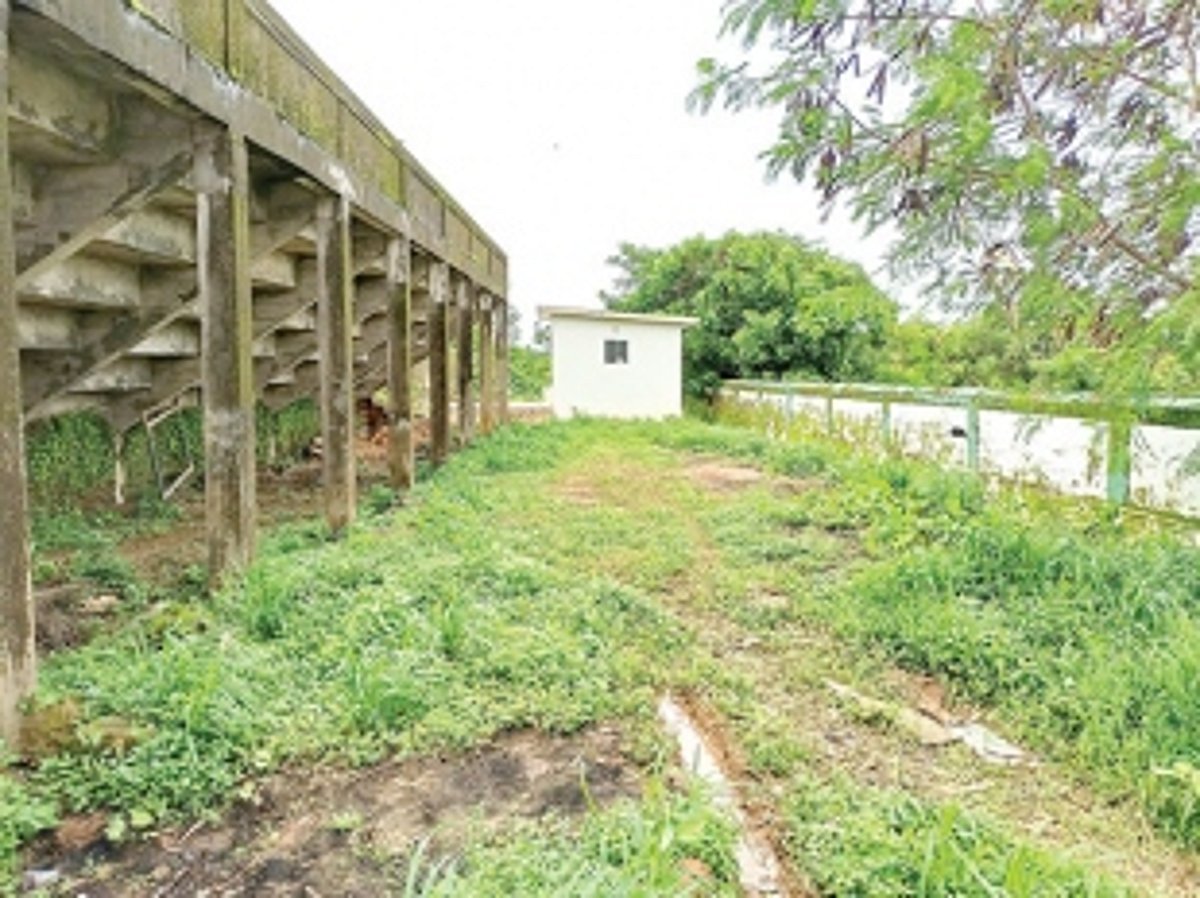 Dramapur locals  drum up support  against mobile tower