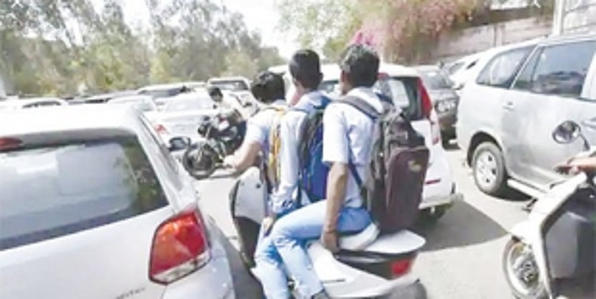 Driving vehicles  without licence