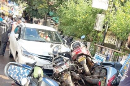 Drunk tourist rams car into six  two-wheelers at Baga, two injured