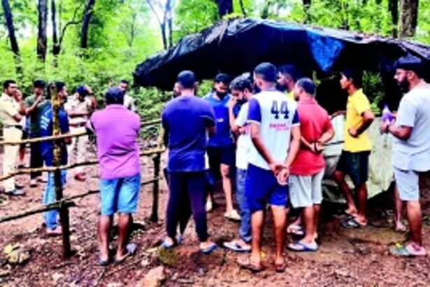 Dudhsagar tour guides continue to protest against fee hike by tourism and forest depts