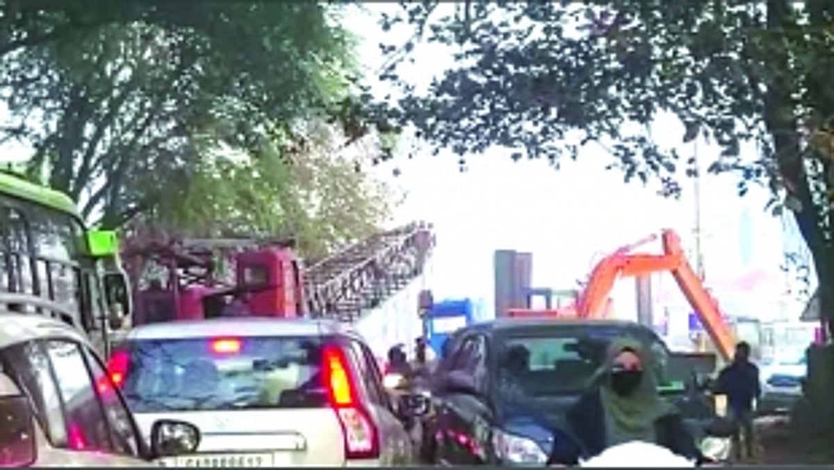 Dug-up highway causes early morning traffic mess at Margao’s doorstep