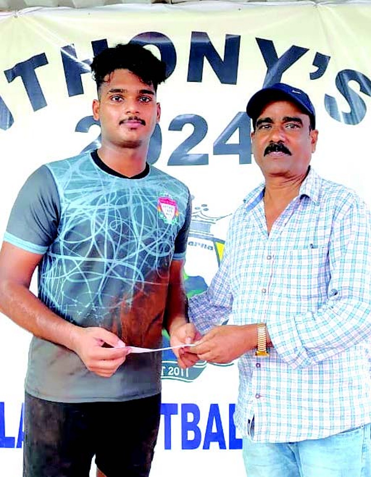 Dunes SC stun
St Savio’s SC