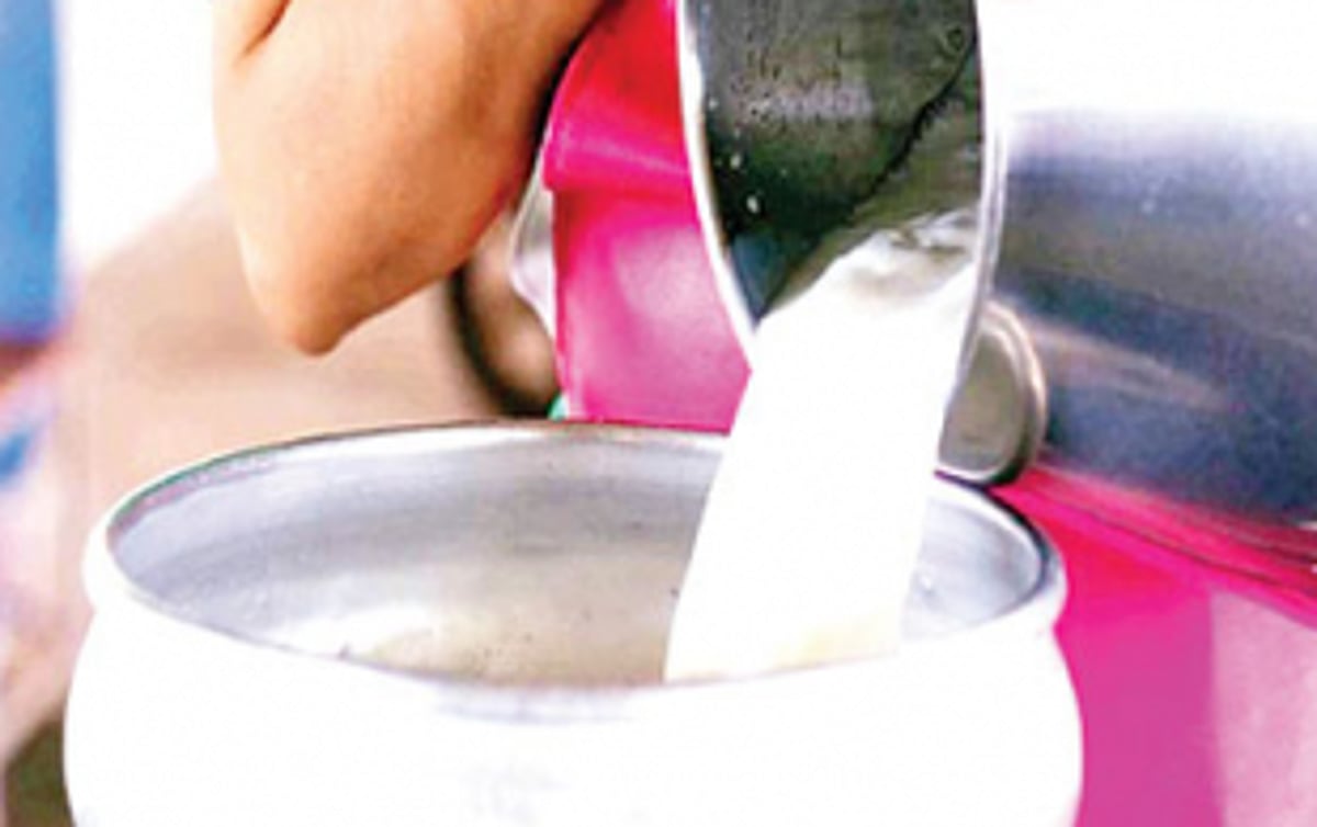 Durgesh takes charge of  Goa Dairy committee