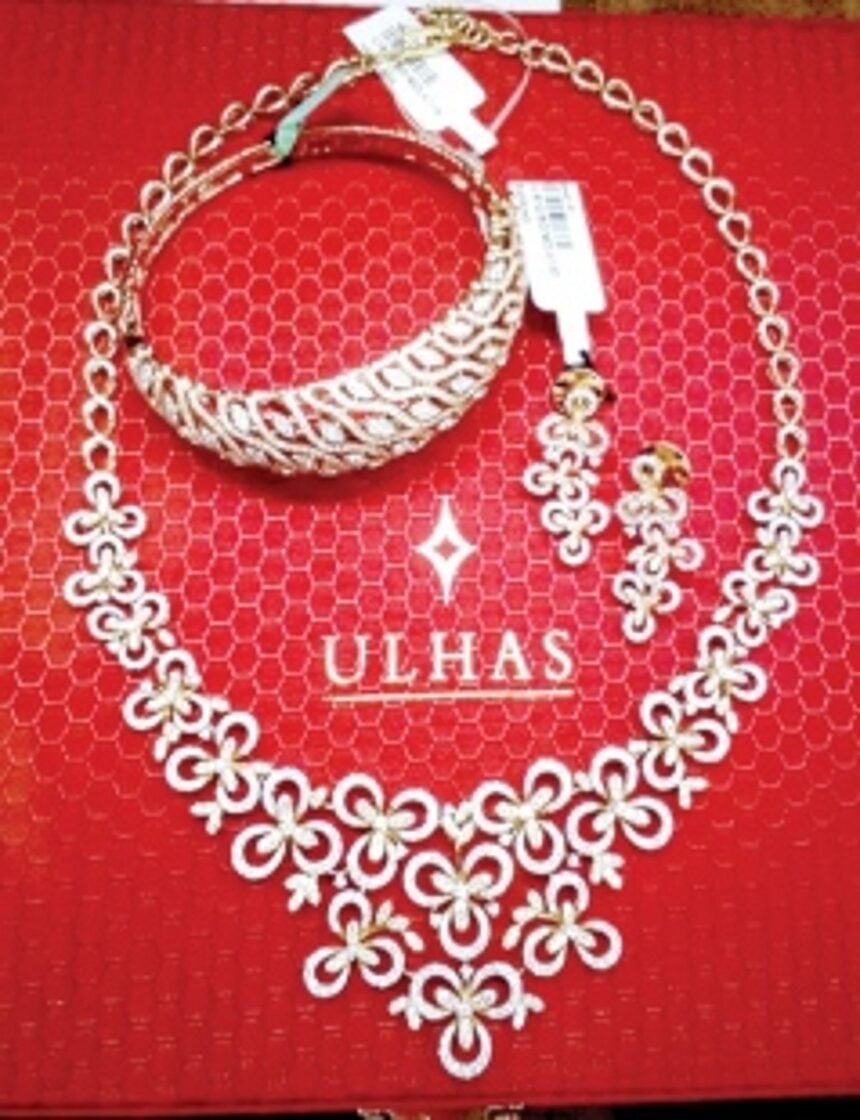 Dussehra offer,   a success at Ulhas Jewellers